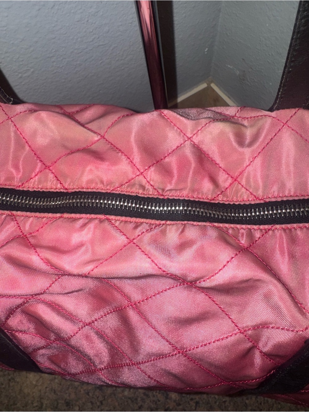Prada pink quilted Tessuto nylon travel duffel/large tote bag AUTHENTIC🚨 AS IS - Picture 3 of 10